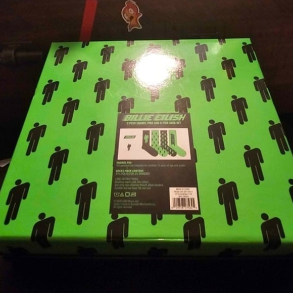 Billie Eillish socks and pin bundle - Picture 4 of 7